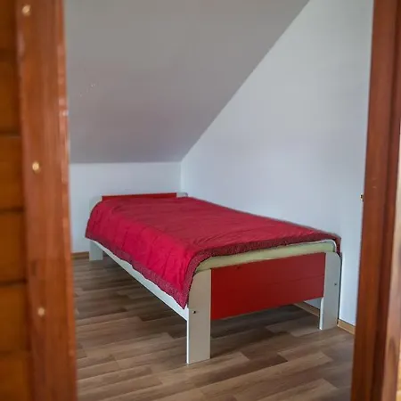 Daire Apartma Med Vinogradi *
