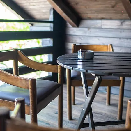 Apartma Med Vinogradi * Лютомер